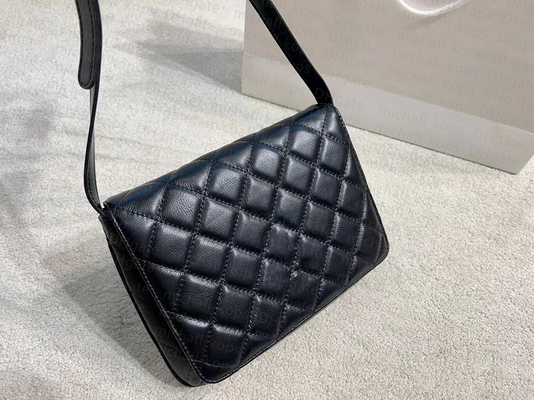 Women bag one shoulder bag vintage diamond cowhide 2022 simple small square bag fashionable commuter diagonal body, Black
Women bag one shoulder bag vintage diamond cowhide 2022 simple small square bag fashionable commuter diagonal body, Black