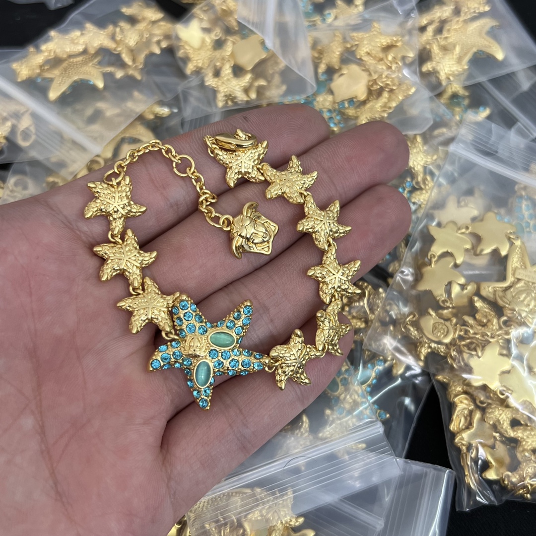 Fashion Designed Necklaces Bracelet Earring Starfish Pendant Sea Travel Holiday Style Banshee Medusa Head Portrait 18K Gold Plated Designer Jewelry 08
