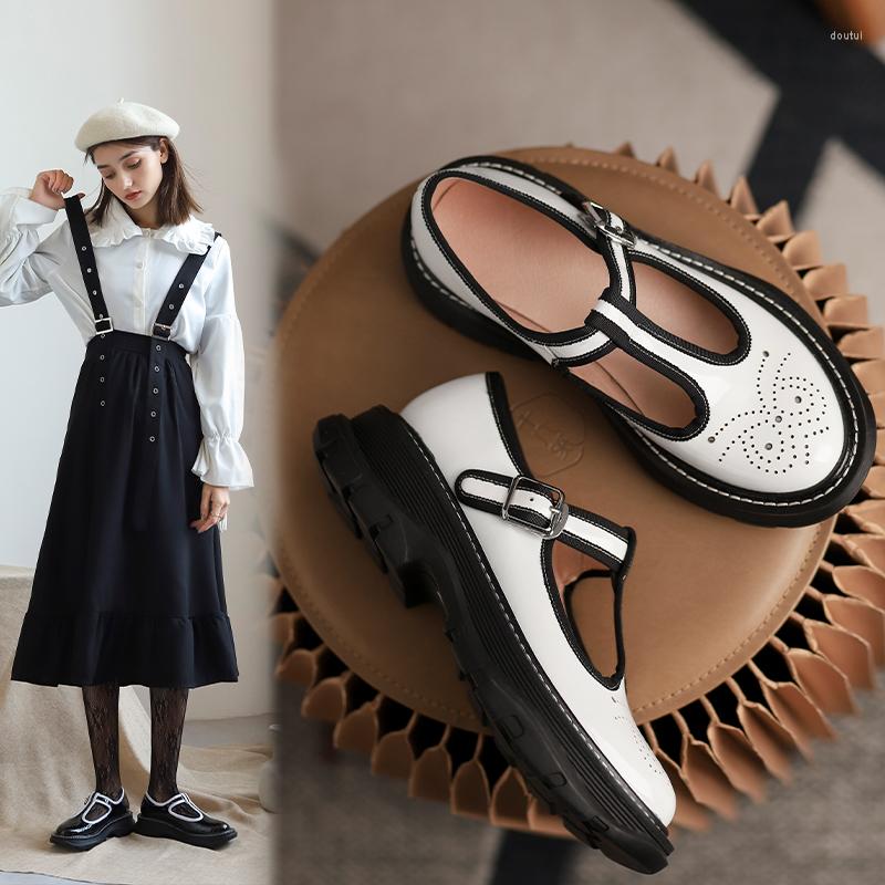 Dress Shoes Spring/autumn 2022 Women Patent Leather Round Toe Buckle All-match Fashion Retro Cute Brock Platform Casual, Black
Dress Shoes Spring/autumn 2022 Women Patent Leather Round Toe Buckle All-match Fashion Retro Cute Brock Platform Casual, Black
