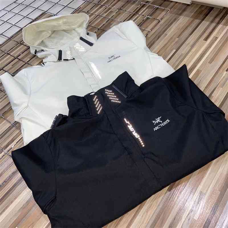 DHL Designer Jackets Arcterys Coats Autumn New Hooded Bird Functional Charge Coat Reflective Breathable Windproof Sportswear for Men and Women, Creamy-white
DHL Designer Jackets Arcterys Coats Autumn New Hooded Bird Functional Charge Coat Reflective Breathable Windproof Sportswear for Men and Women, Creamy-white