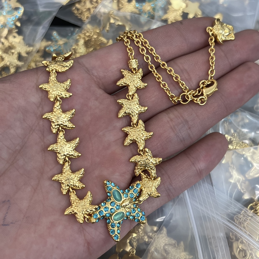 Fashion Designed Necklaces Bracelet Earring Starfish Pendant Sea Travel Holiday Style Banshee Medusa Head Portrait 18K Gold Plated Designer Jewelry 08
