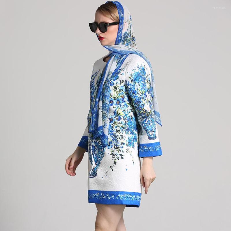 Women' Trench Coats Designer Jacquard Autumn Winter Fashion Scarf Floral Porcelain Print High Quality Beading Women Coat, White
Women' Trench Coats Designer Jacquard Autumn Winter Fashion Scarf Floral Porcelain Print High Quality Beading Women Coat, White