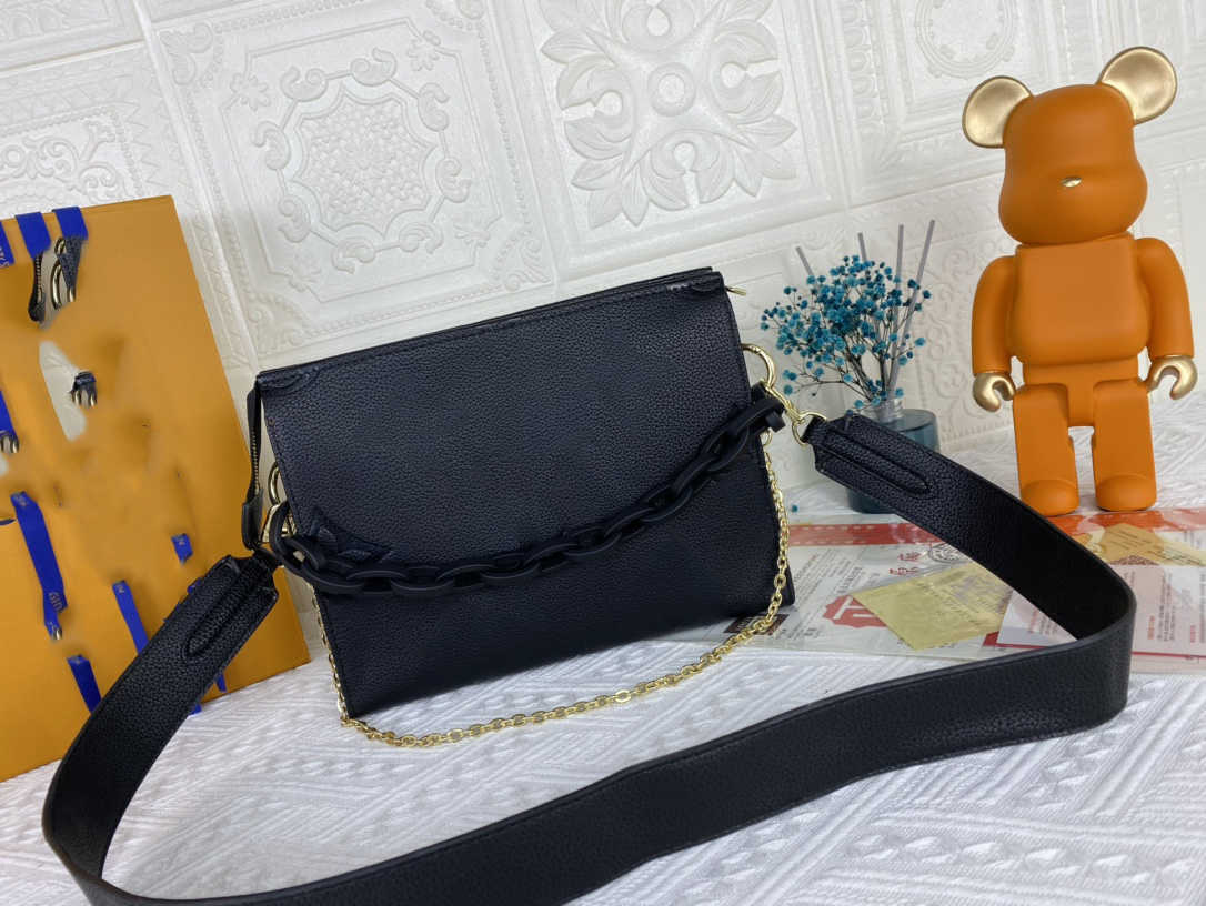 Highh Qualityy Fashion Luxurys Shoulder Bag Onthego Medium Tote Women Designers Handbags by the Pool Monograms Embossing Messenger Designer7h8s, Black
Highh Qualityy Fashion Luxurys Shoulder Bag Onthego Medium Tote Women Designers Handbags by the Pool Monograms Embossing Messenger Designer7h8s, Black