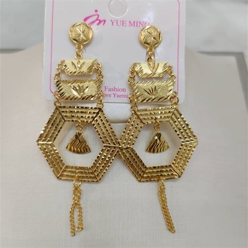 Hoop Huggie Dubai Gold Plated Earrings for Women Fashion Jewelry Color Tassel Ethiopian African Brazilian Weddings 221010
Hoop Huggie Dubai Gold Plated Earrings for Women Fashion Jewelry Color Tassel Ethiopian African Brazilian Weddings 221010
