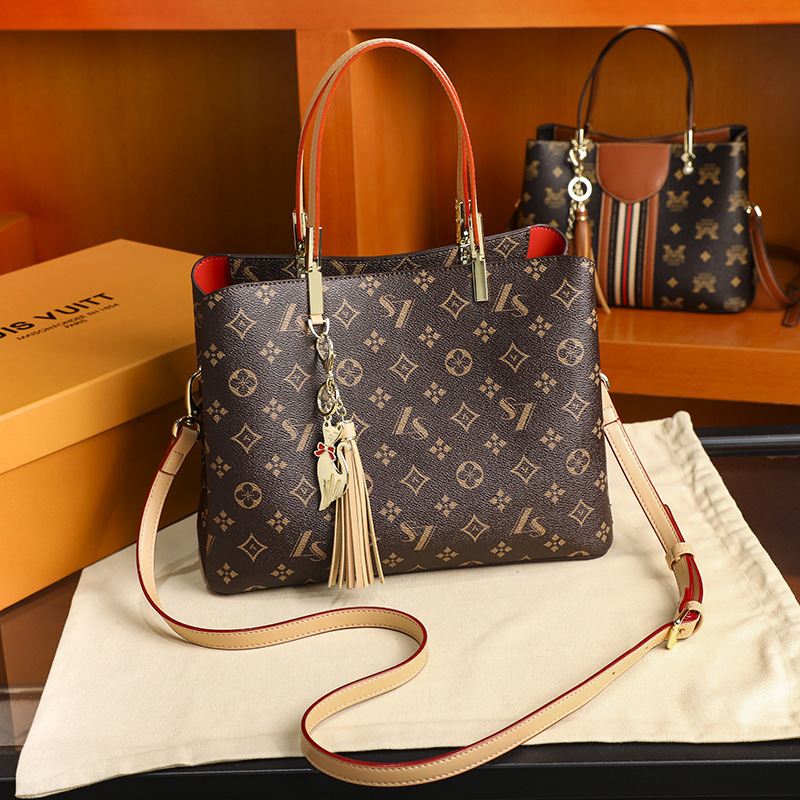 Women's bag 2022 New high-quality shopping bag Luxury brand Fashion storage handbag Famous brand cosmetic bag, Brown
Women's bag 2022 New high-quality shopping bag Luxury brand Fashion storage handbag Famous brand cosmetic bag, Brown