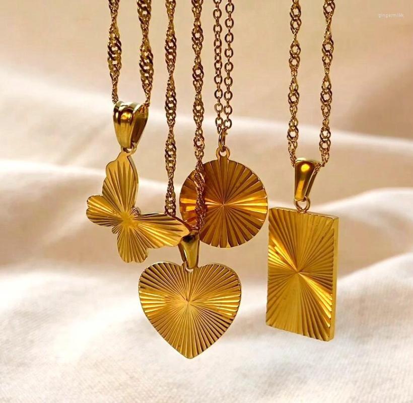 Pendant Necklaces Sunburst Signet Necklace For Women 18k Gold Plated Stainless Steel Heart Butterfly Sunlight Disc Coin Choker Neckalce
Pendant Necklaces Sunburst Signet Necklace For Women 18k Gold Plated Stainless Steel Heart Butterfly Sunlight Disc Coin Choker Neckalce