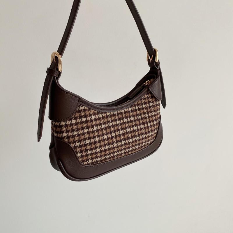 Evening Bags 2022European And American Women's Satchel Trend French Underarm Bag Retro Design Single Shoulder Handbag Purse, Coffee
Evening Bags 2022European And American Women's Satchel Trend French Underarm Bag Retro Design Single Shoulder Handbag Purse, Coffee