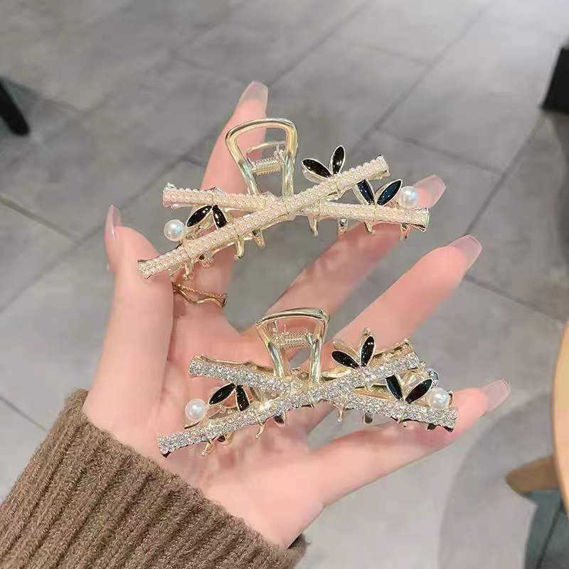 hair clips New Rhinestone Pearl bamboo section medium grab clip net red temperament curling shark Jewelry
hair clips New Rhinestone Pearl bamboo section medium grab clip net red temperament curling shark Jewelry