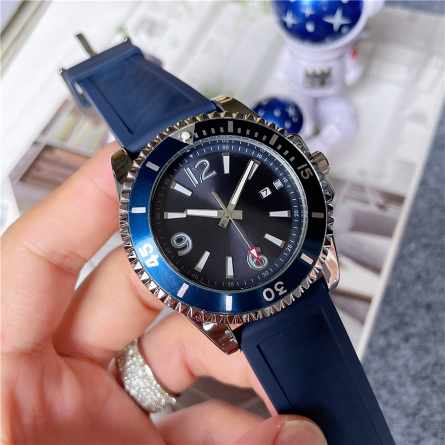 Fashion Brand Wrist Watches Men Casual Sport Style Luxury Rubber Strap Quartz Clock B05, Black all black