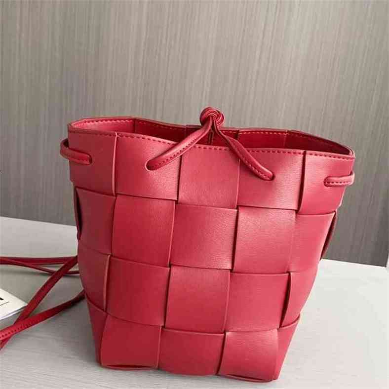 DioorBalgarii color Venetas Five Handbag Bottegas head leather woven bucket Single Shoulder Messenger Bag Fashion Leather Women's bagGs 2DP7, Not separately
DioorBalgarii color Venetas Five Handbag Bottegas head leather woven bucket Single Shoulder Messenger Bag Fashion Leather Women's bagGs 2DP7, Not separately