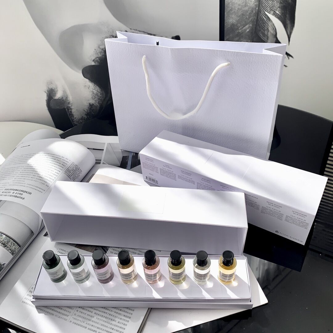 2022 NEW Quality Woman Perfume OUD ISPAHAN charming Hypnotic fragrance spray perfumes 100ml Long Lasting Time Fast ship Best quality
2022 NEW Quality Woman Perfume OUD ISPAHAN charming Hypnotic fragrance spray perfumes 100ml Long Lasting Time Fast ship Best quality