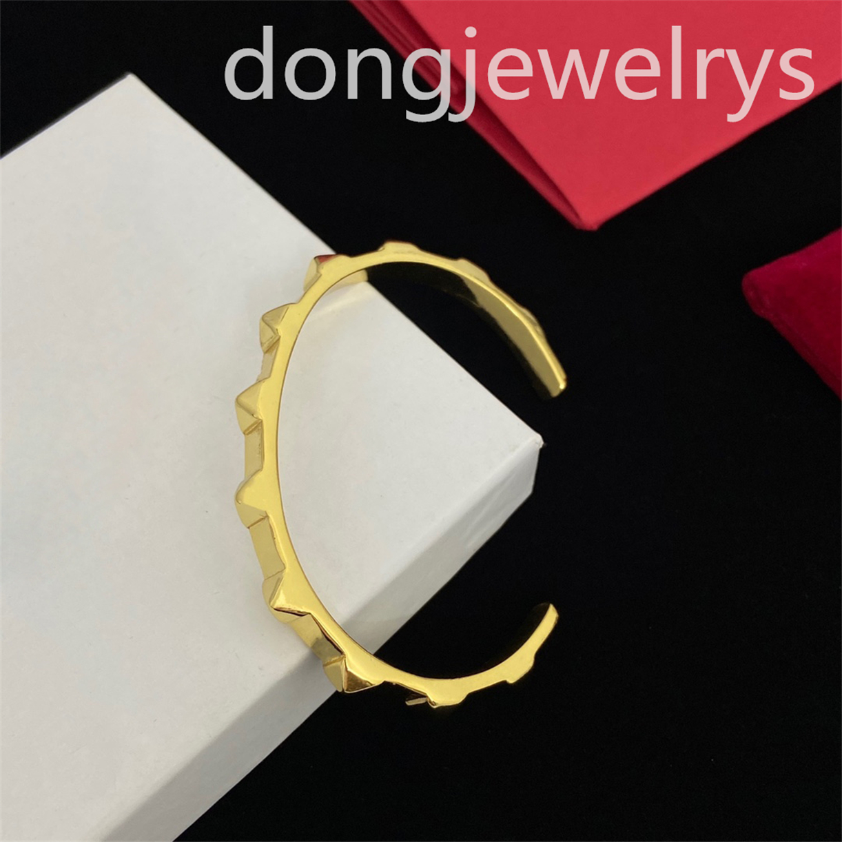 Minimalist Design Unique Open Bangle Luxury Bracelet Charm Bracelets Chain Gold Love Braceletes Women Wedding Jewelry Gift Dongjewelrys
Minimalist Design Unique Open Bangle Luxury Bracelet Charm Bracelets Chain Gold Love Braceletes Women Wedding Jewelry Gift Dongjewelrys