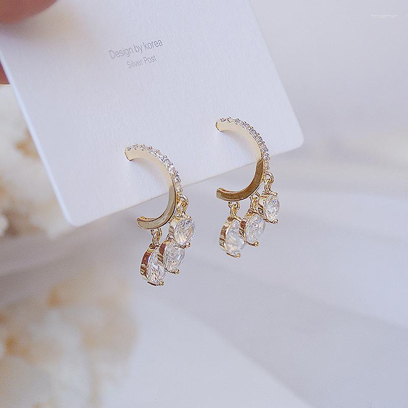Stud Earrings Ohemia Elegant Exquisite Dazzling Zirconia Women Earring Bling Cubic Zircon Fashion Tassel Wedding JewelryStud
Stud Earrings Ohemia Elegant Exquisite Dazzling Zirconia Women Earring Bling Cubic Zircon Fashion Tassel Wedding JewelryStud