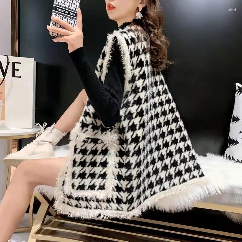 Women's Vests Houndstooth Vest Women 2022 Spring Autumn Fashion Korean Version Loose Wild Foreign Style Small Fragrance Coat, White vest coat
Women's Vests Houndstooth Vest Women 2022 Spring Autumn Fashion Korean Version Loose Wild Foreign Style Small Fragrance Coat, White vest coat