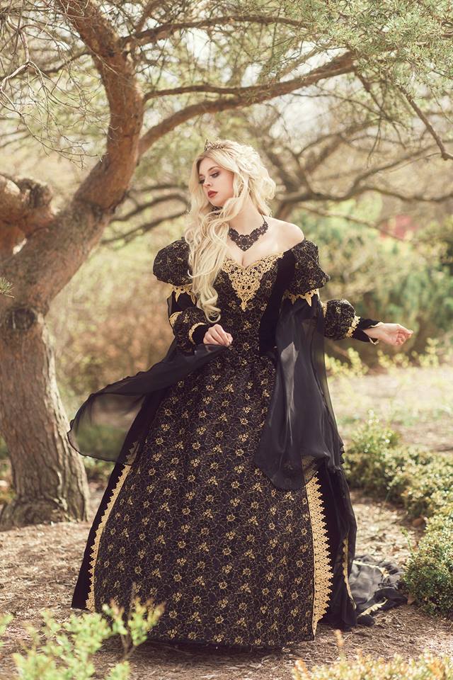 Gothic Black Wedding Dress With Long Cap Wrap Sleeping Beauty ball Gown Velvet Chiffon Lace Appliques Tiers Ruffle Long Sleeves Masquerade Vintage Fan