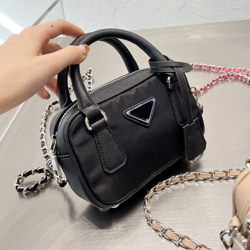 Nylon Handbags Pillow Shoulder bag Women Underarm Hobo Cross Body bags Pink Handbag purse Chains Super soft Fashion letters Adjustable straps, Box
Nylon Handbags Pillow Shoulder bag Women Underarm Hobo Cross Body bags Pink Handbag purse Chains Super soft Fashion letters Adjustable straps, Box
