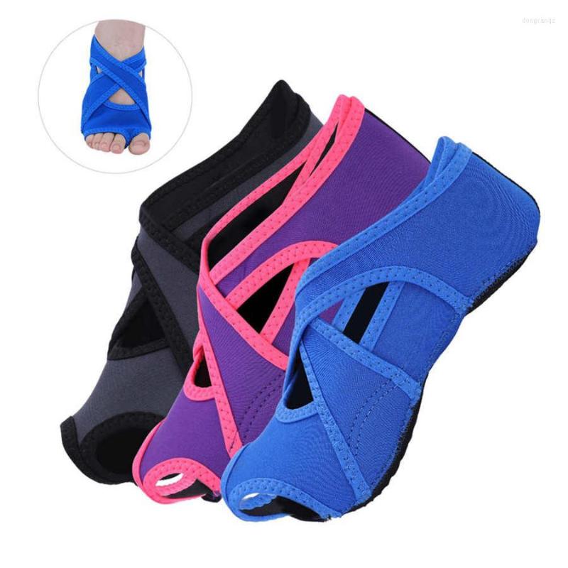 Sports Socks Gym Yoga Shoes Women Flat Soft Anti Slip Sole Ballet Dance Half Toe Fitness Pilates Neoprene, Blue
Sports Socks Gym Yoga Shoes Women Flat Soft Anti Slip Sole Ballet Dance Half Toe Fitness Pilates Neoprene, Blue