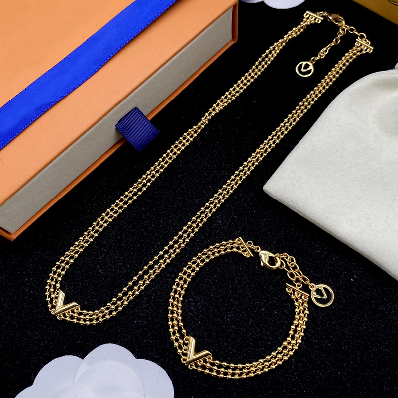 Creative Chain Pendant Necklaces Fashion Letter Designer Bracelet 3 Colors Lovely Charm Necklace Luxury Bangle
Creative Chain Pendant Necklaces Fashion Letter Designer Bracelet 3 Colors Lovely Charm Necklace Luxury Bangle
