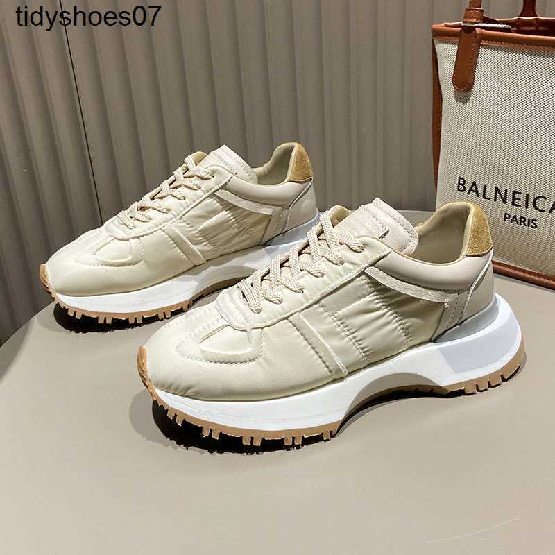 Margiela high quality new thick soled daddy shoes female lovers the same style of breathable muffin soles German training casual white shoes, Black
Margiela high quality new thick soled daddy shoes female lovers the same style of breathable muffin soles German training casual white shoes, Black