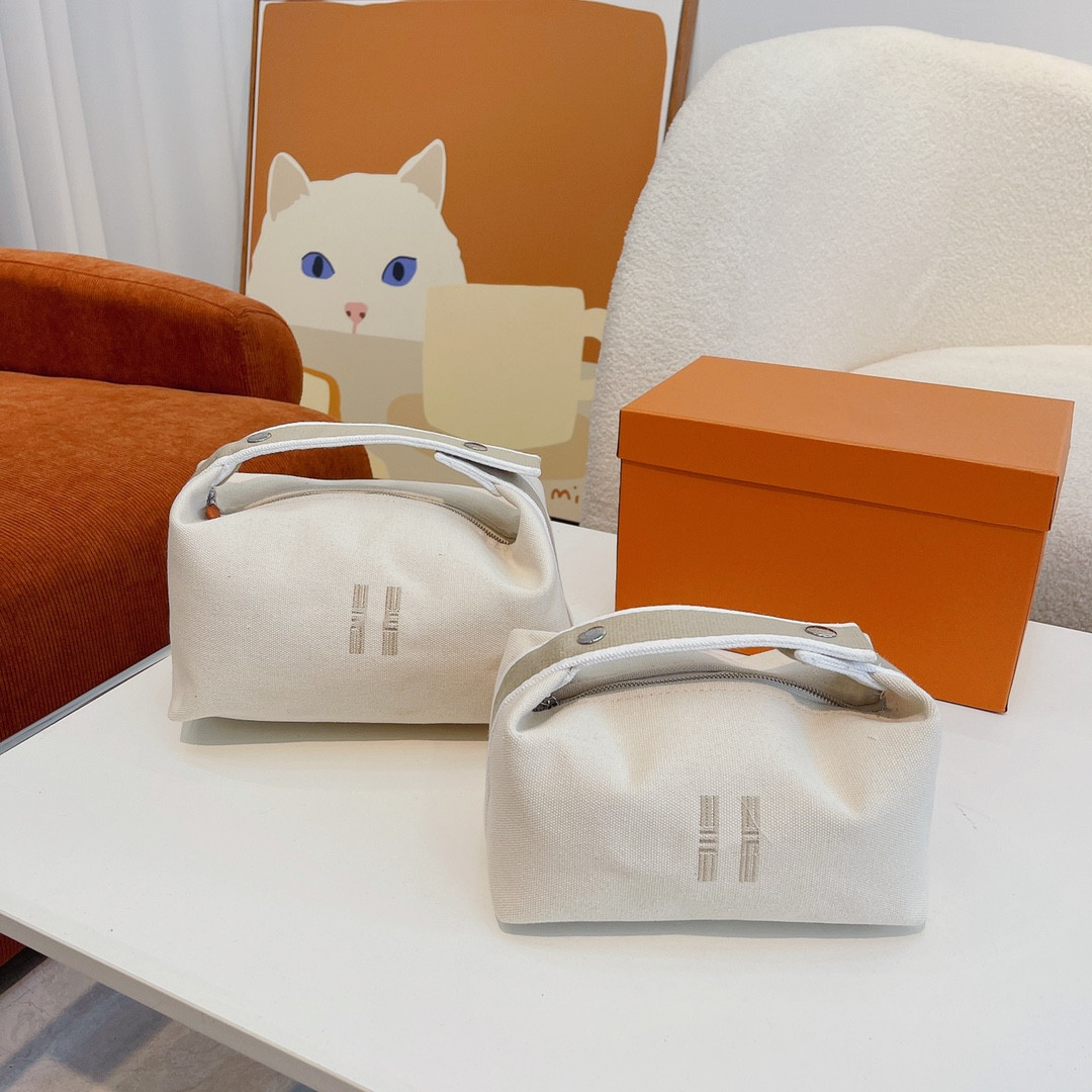 Women Messenger canvas clutch Trousse Bride-A-Brace Totes bags handbag Shoulder Bag designer crossbody bag luxury handbags fashion purse
Women Messenger canvas clutch Trousse Bride-A-Brace Totes bags handbag Shoulder Bag designer crossbody bag luxury handbags fashion purse