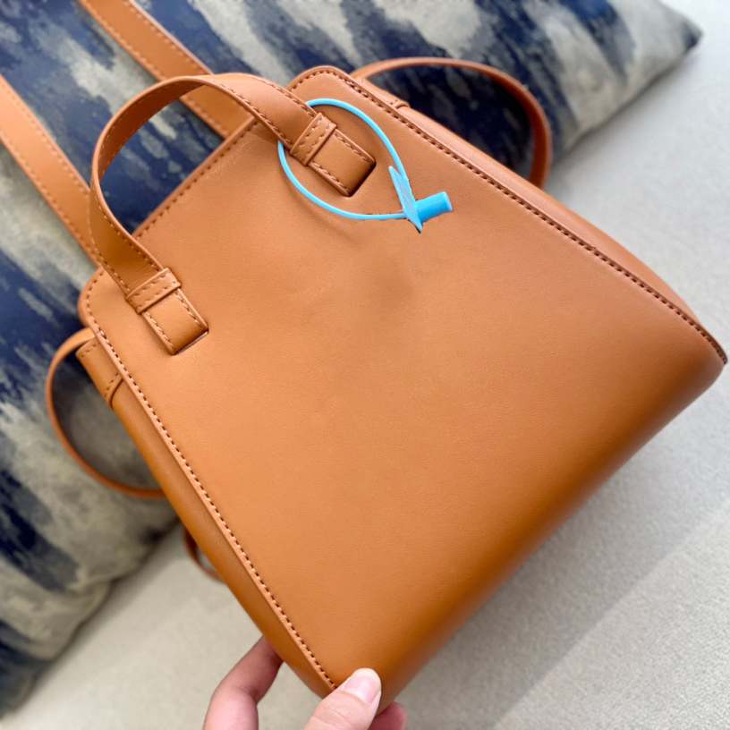 Luxuries Women bags Lady Bag Fashion Shoulderbag Genuine Leather Woman Handbag Design Pocket Ladies Bag Purse Wallets Totes Handle Girl Luxury Handbags, Brown
Luxuries Women bags Lady Bag Fashion Shoulderbag Genuine Leather Woman Handbag Design Pocket Ladies Bag Purse Wallets Totes Handle Girl Luxury Handbags, Brown