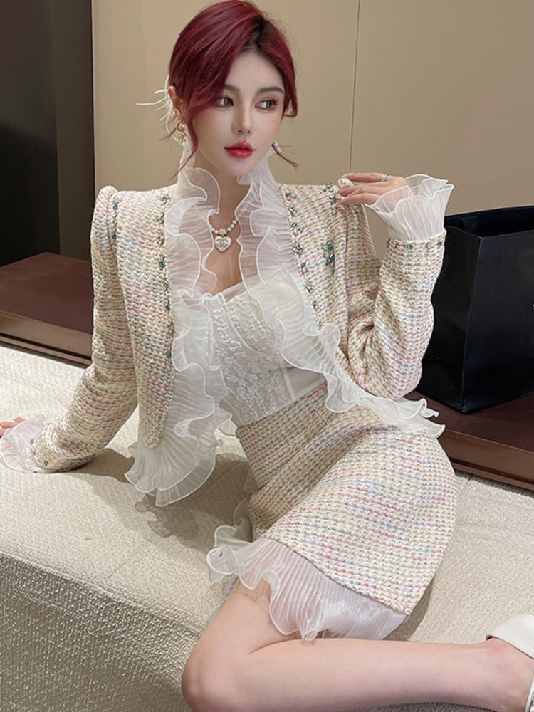 Two Piece Dress High Quality Luxury Beading Tweed Set Women Woolen Short Jacket Coat Skirt Suits Fashion Ruffles 2 Outfits 221010, White
Two Piece Dress High Quality Luxury Beading Tweed Set Women Woolen Short Jacket Coat Skirt Suits Fashion Ruffles 2 Outfits 221010, White