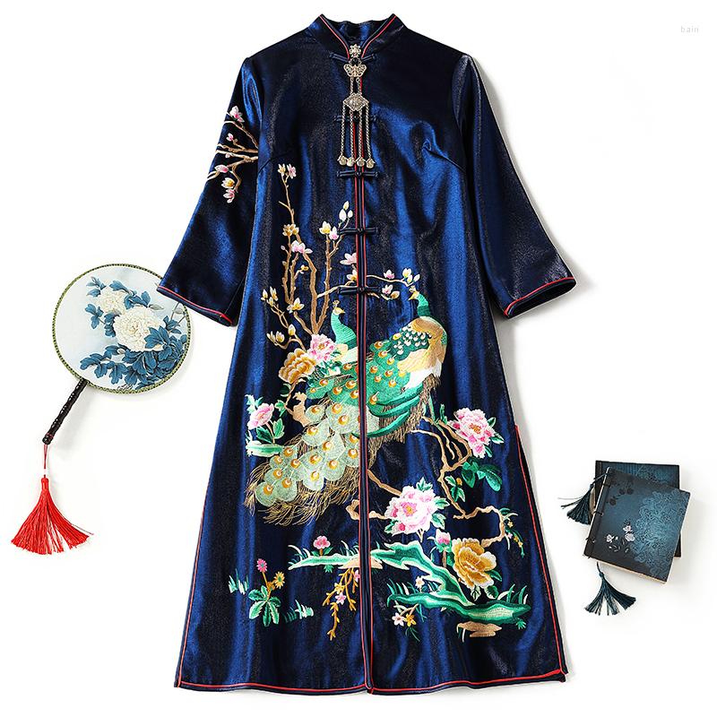 Women' Trench Coats Chinese Style Windbreaker Women' Spring And Autumn Mid-Length Retro Embroidered Peacock Disc Buckle Elegant Coat, Lavender
Women' Trench Coats Chinese Style Windbreaker Women' Spring And Autumn Mid-Length Retro Embroidered Peacock Disc Buckle Elegant Coat, Lavender
