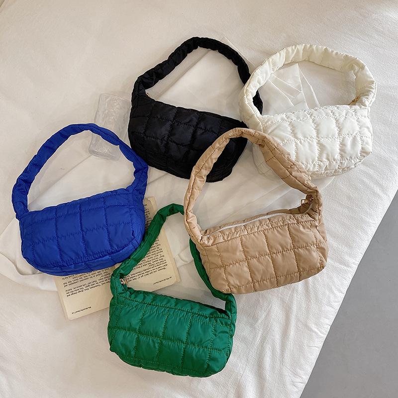 Evening Bags Trendy Stylish Ladies Winter Small Handbag Purse Women Padded Cloud Underarm Bag Girls Fashion Quilted Puffy Shoulder, Beige
Evening Bags Trendy Stylish Ladies Winter Small Handbag Purse Women Padded Cloud Underarm Bag Girls Fashion Quilted Puffy Shoulder, Beige