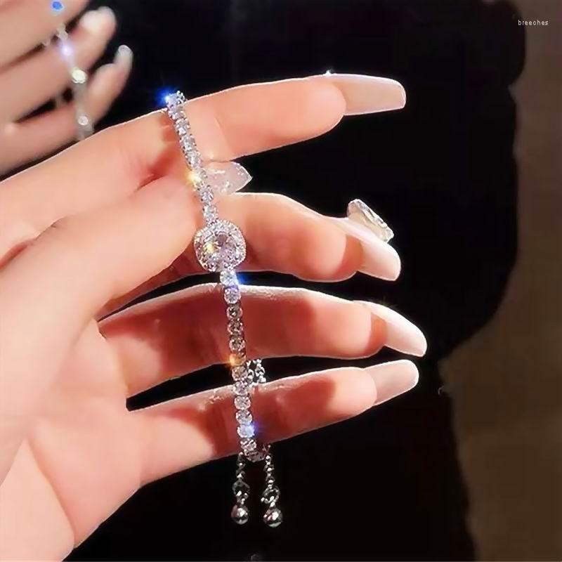 Link Bracelets High Grade Luxury Zirconia Bracelet For Women Classic Simple Temperament
Link Bracelets High Grade Luxury Zirconia Bracelet For Women Classic Simple Temperament