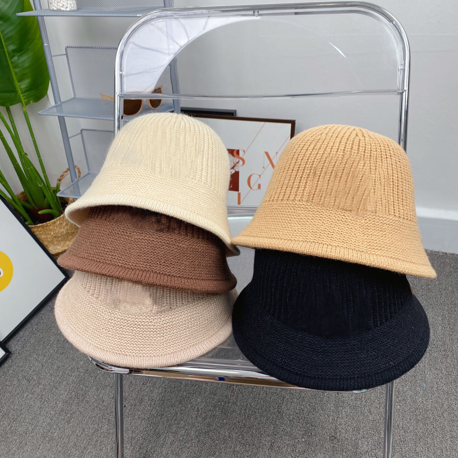 23ss 5colors Luxury Designer Bucket Hat Wool Caps Women Fashion Casquette Letter Cap Wide Brim Hats Winter Outdoor Recreation Warm Beanies, Style--7
23ss 5colors Luxury Designer Bucket Hat Wool Caps Women Fashion Casquette Letter Cap Wide Brim Hats Winter Outdoor Recreation Warm Beanies, Style--7