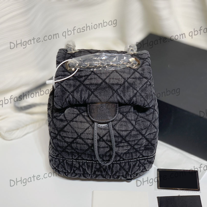 Womens Luxury Designer Denim Backpack Bags Silver Metal Hardware Matelasse Chain Dhoulder Handbags Large Capacity F/W Leisure Holiday Messenger Purse 21X27CM, Box
Womens Luxury Designer Denim Backpack Bags Silver Metal Hardware Matelasse Chain Dhoulder Handbags Large Capacity F/W Leisure Holiday Messenger Purse 21X27CM, Box