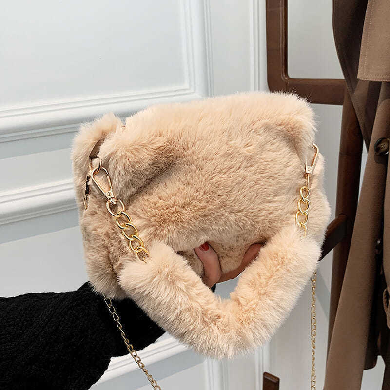 High Quality Faux Mink Fur Crossbody Women 2022 Winter Trend Chain Mini Shoulder Bag Female Plush Fashion Stylish Handbags Q1230, White bag
High Quality Faux Mink Fur Crossbody Women 2022 Winter Trend Chain Mini Shoulder Bag Female Plush Fashion Stylish Handbags Q1230, White bag