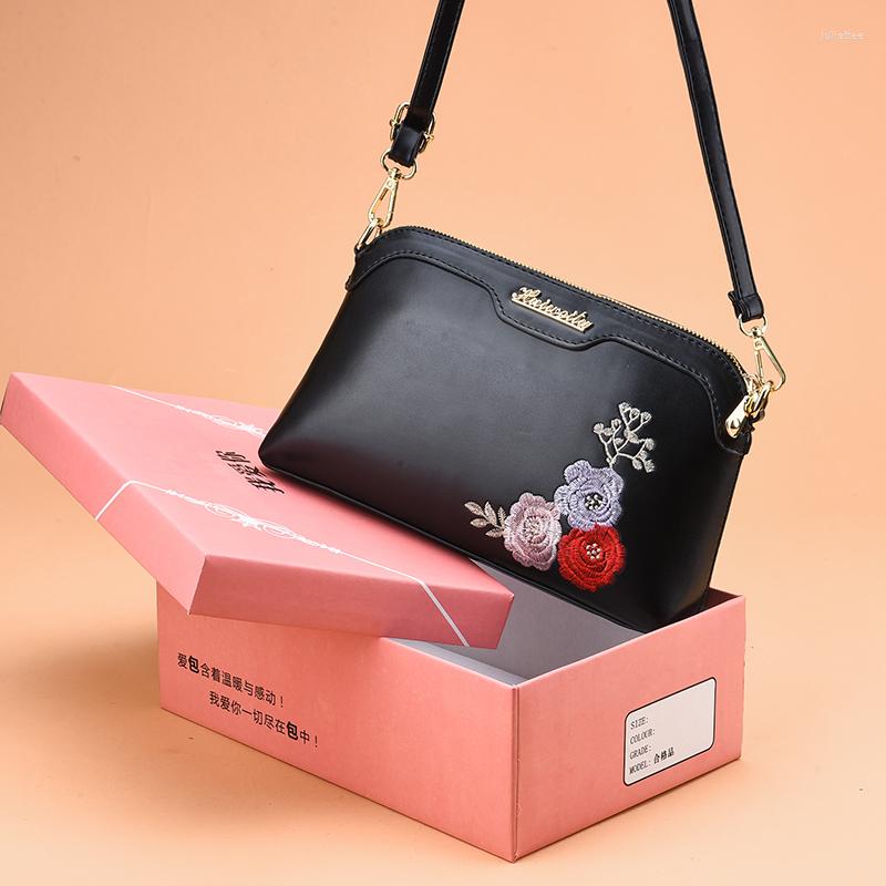 Evening Bags Fashion Shoulder Bag For Mother 2022 Summer All-match Embroidery Crossbody Luxury Female Casual Handbags Totes, Black
Evening Bags Fashion Shoulder Bag For Mother 2022 Summer All-match Embroidery Crossbody Luxury Female Casual Handbags Totes, Black