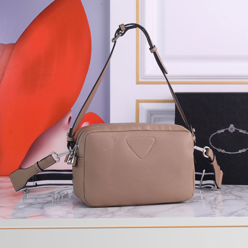 Designer Shoulder Bag Women Flap Crossbody Bags Deerskin Cowhide Genuine Leather Zipper Closure Fashion Letters Handbags Purse Weave Shoulders Belt Camera Bag, Box
Designer Shoulder Bag Women Flap Crossbody Bags Deerskin Cowhide Genuine Leather Zipper Closure Fashion Letters Handbags Purse Weave Shoulders Belt Camera Bag, Box