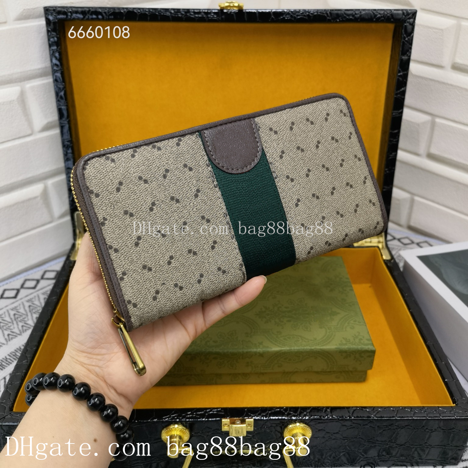 Classic Luxury Designer Long Wallet Men's Women's Leather PVC Business Credit Card Holder Men's purse brown 6660108, Contact me
Classic Luxury Designer Long Wallet Men's Women's Leather PVC Business Credit Card Holder Men's purse brown 6660108, Contact me