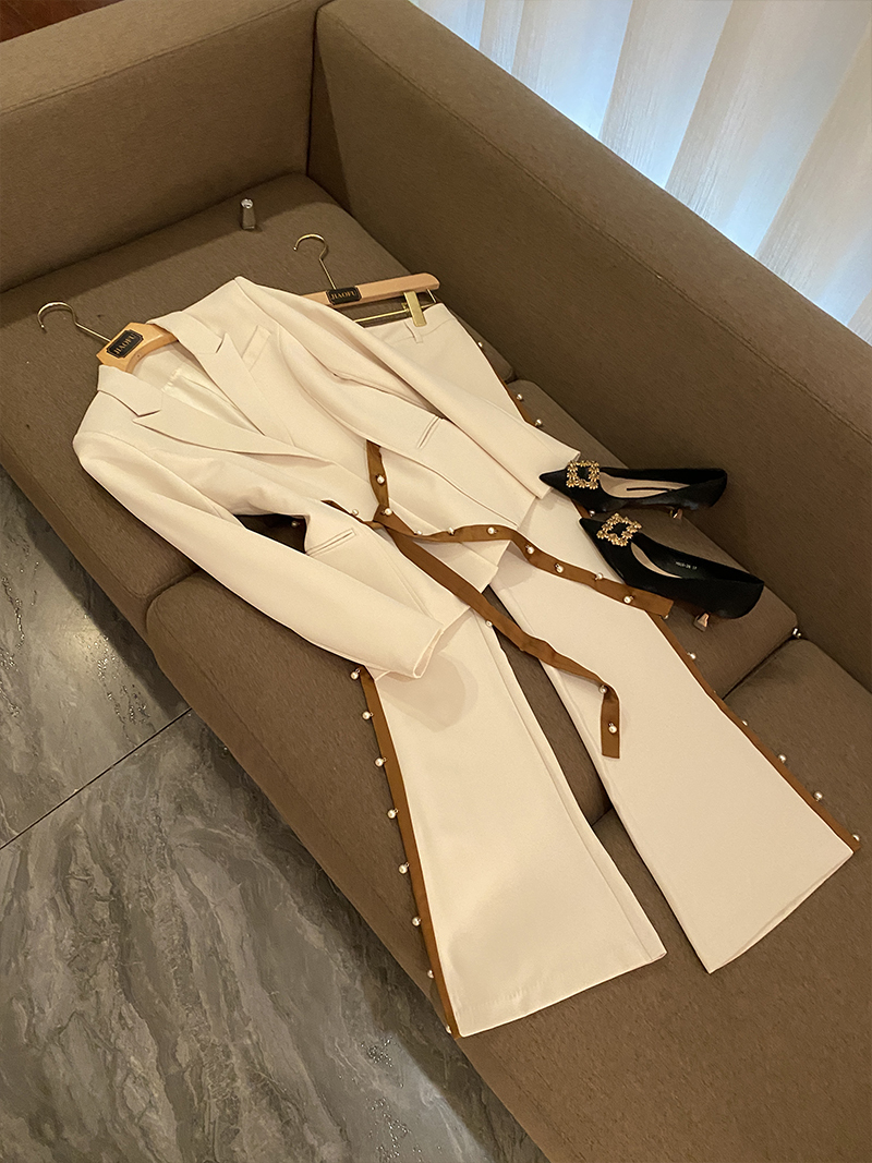 Women's Suits Blazers HighEnd Women's Spot European And American Stars Style Ribbon Beaded Belted Suit LaceUp Trousers Twopiece Suit 221008, Beige
Women's Suits Blazers HighEnd Women's Spot European And American Stars Style Ribbon Beaded Belted Suit LaceUp Trousers Twopiece Suit 221008, Beige