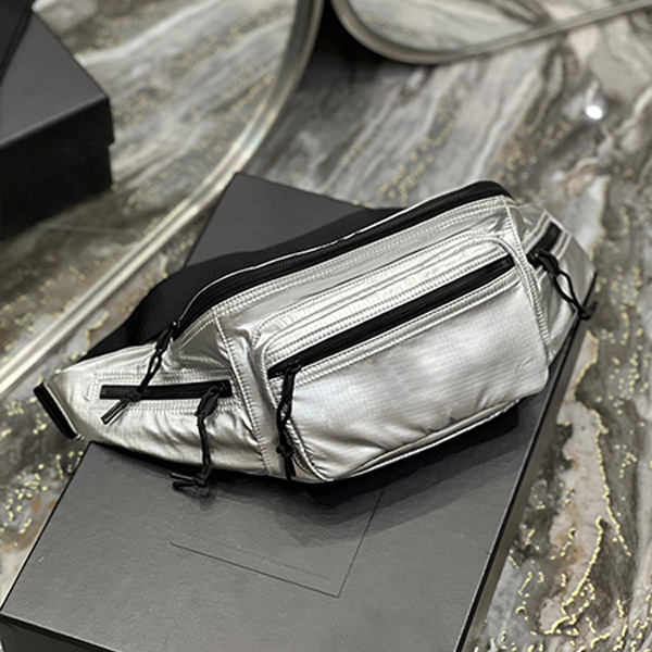 Designer Men's nylon waist bag embroidery Triangle women's crossbody bag Single Shoulder Messenger Bags zipper man's motorcycle purse unisex Silver package
Designer Men's nylon waist bag embroidery Triangle women's crossbody bag Single Shoulder Messenger Bags zipper man's motorcycle purse unisex Silver package