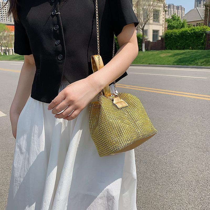 Evening Bags Casual Women With Drill Shoulder Bag Mini Crossbody Bucket Handbag Female Messenger For Crocodile Purse B387
Evening Bags Casual Women With Drill Shoulder Bag Mini Crossbody Bucket Handbag Female Messenger For Crocodile Purse B387