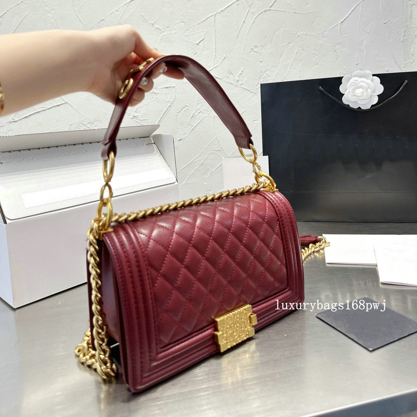 Women's Fashion Chain Shoulder Messenger Bags Luxury Small Square Exquisite Genuine leather Crossbody For Summer Crossbody Designe, Box single shot can not be sent
Women's Fashion Chain Shoulder Messenger Bags Luxury Small Square Exquisite Genuine leather Crossbody For Summer Crossbody Designe, Box single shot can not be sent