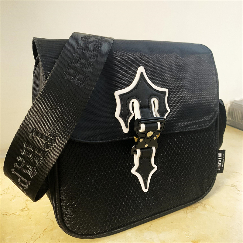 Trapstar Bag Luxury Designer Handbag Fashion Single Shoulder Men and Women Couple T Letter Trend Wallet Durable UK High Street Fashion Hip H, Reflective bag
Trapstar Bag Luxury Designer Handbag Fashion Single Shoulder Men and Women Couple T Letter Trend Wallet Durable UK High Street Fashion Hip H, Reflective bag