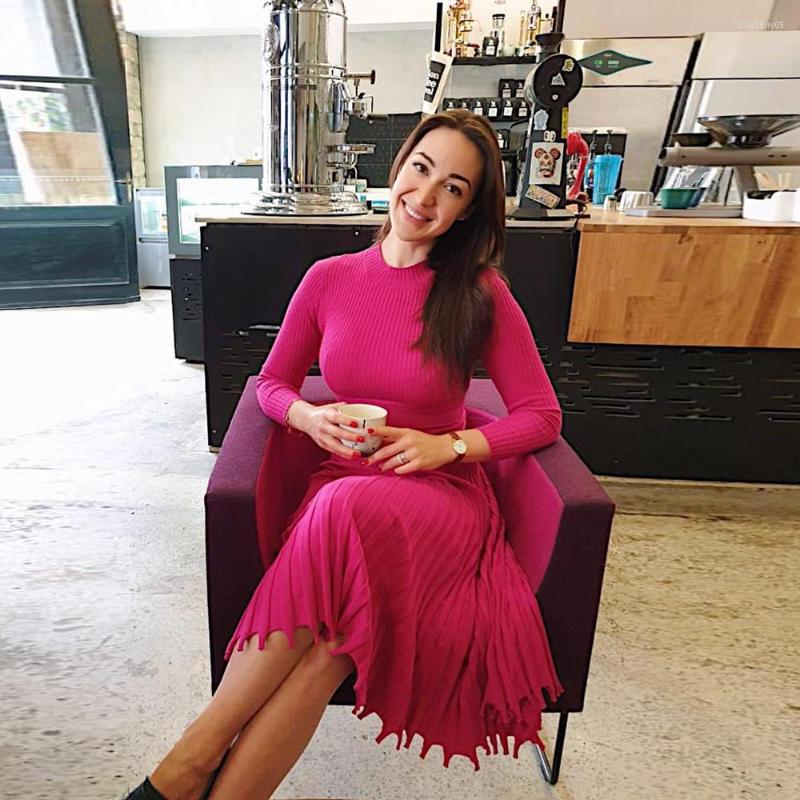Women's Sweaters Elegant Party Pleated Sweater Dress Women 2022 Winter Autumn Pink Office Ladies Midi Knitted Vestido Sexy Slim Dresses
Women's Sweaters Elegant Party Pleated Sweater Dress Women 2022 Winter Autumn Pink Office Ladies Midi Knitted Vestido Sexy Slim Dresses