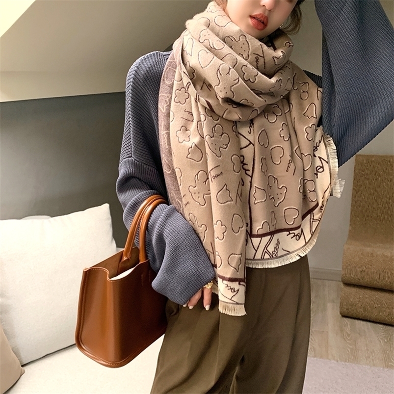 Scarves Winter luxury brand design women cashmere scarf soft double-sided jacquard print warm shawl 221010
Scarves Winter luxury brand design women cashmere scarf soft double-sided jacquard print warm shawl 221010