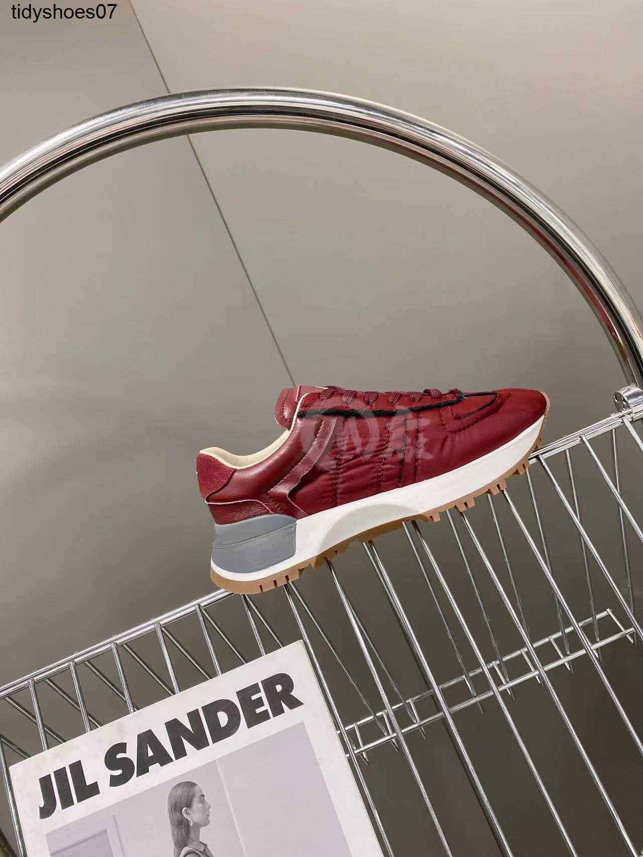 German training shoes Margielas dad shoes women's casual sports lovers' waffle Forrest Gump small white shoes with thick soles, Black
German training shoes Margielas dad shoes women's casual sports lovers' waffle Forrest Gump small white shoes with thick soles, Black