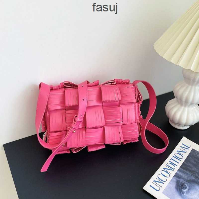 Fashion Ladies Bottess bags Venetas 2022 New Style Selfish Design Tassel Woven Versatile Pillow Small Square One, Black 
Fashion Ladies Bottess bags Venetas 2022 New Style Selfish Design Tassel Woven Versatile Pillow Small Square One, Black