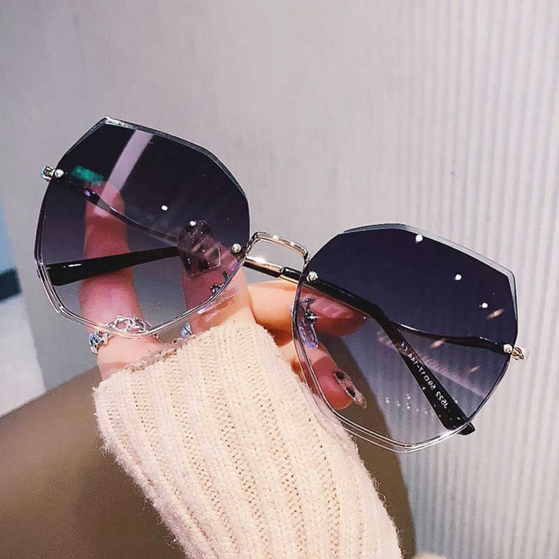 Sunglasses 2022 Korean womens frameless trimming fashion sunglasses elegant personality polygon gradient trend
Sunglasses 2022 Korean womens frameless trimming fashion sunglasses elegant personality polygon gradient trend