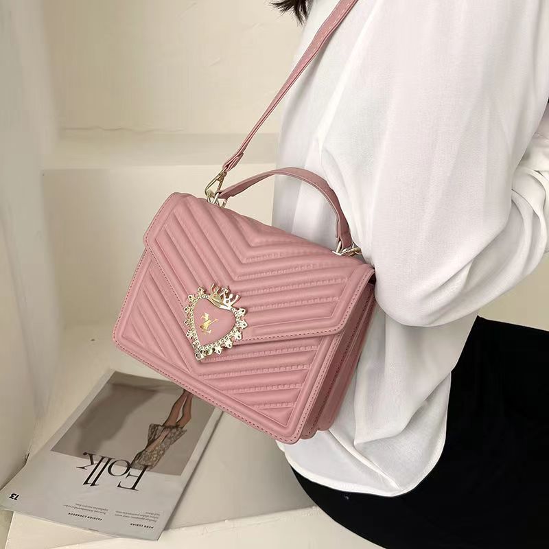 Fashion Love Small Square Bag 2022 New Rhombic Pattern Handbag Chain One Shoulder Crossbody Women's Bag, White
Fashion Love Small Square Bag 2022 New Rhombic Pattern Handbag Chain One Shoulder Crossbody Women's Bag, White