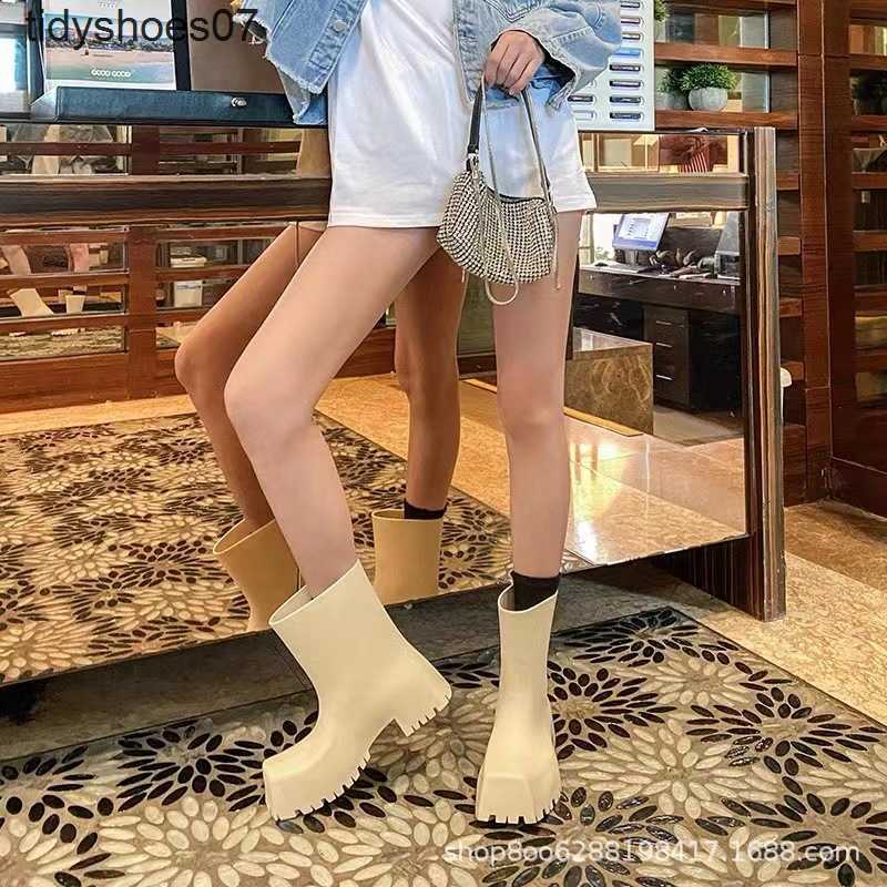 paris square head rain boots Women's designer 2022 summer new mid cylinder rain boots lovers men's head cool trend waterproof y-boots, Gray
paris square head rain boots Women's designer 2022 summer new mid cylinder rain boots lovers men's head cool trend waterproof y-boots, Gray