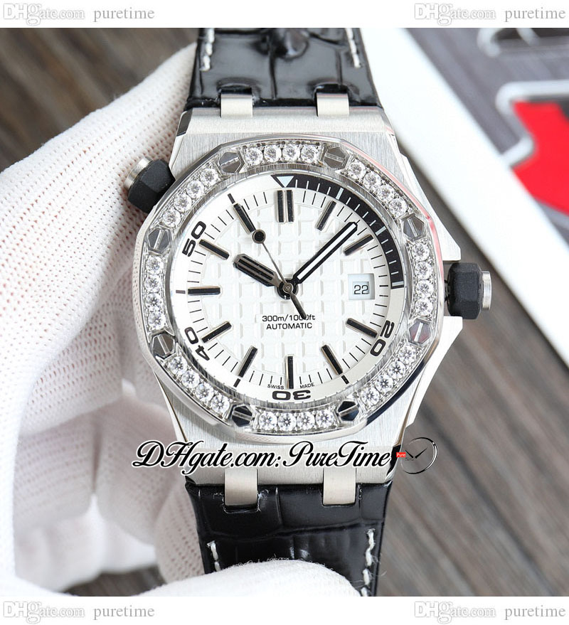Custom Moissanite Diamond Bezel A3120 Automatic Mens Watch 42mm 1571 White Textured Dial Leather Strap With White Line Super Edition Watches Puretime A1
Custom Moissanite Diamond Bezel A3120 Automatic Mens Watch 42mm 1571 White Textured Dial Leather Strap With White Line Super Edition Watches Puretime A1