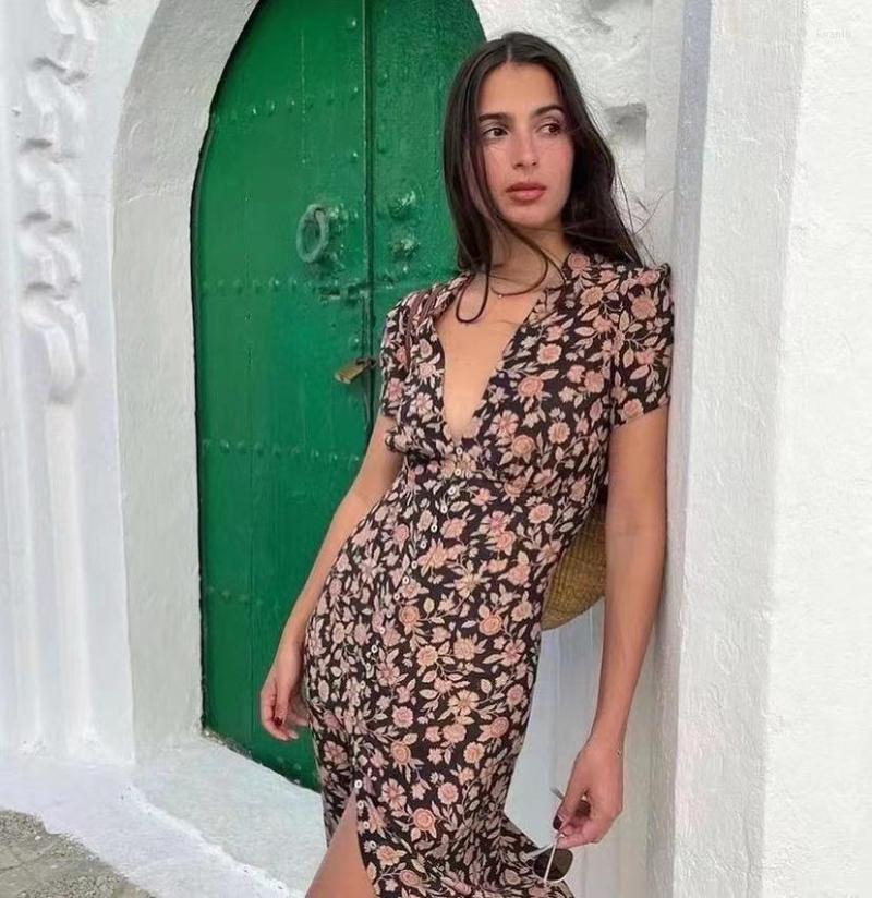 Casual Dresses 2022 Women Print Deep V-Neck Vintage Decor Buckle Sexy Slim Silk Dress, Auburn
Casual Dresses 2022 Women Print Deep V-Neck Vintage Decor Buckle Sexy Slim Silk Dress, Auburn