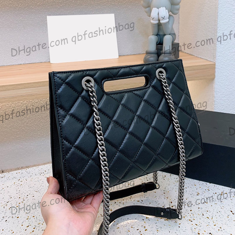 French Womens Leisure Tote Quilted Jumbo Bags Aged Silver Chain Strap Crossbody Shoulder Satchels Large Capacity Luxury Designer Outdoor Sacoche Handbags 30CM, Box
French Womens Leisure Tote Quilted Jumbo Bags Aged Silver Chain Strap Crossbody Shoulder Satchels Large Capacity Luxury Designer Outdoor Sacoche Handbags 30CM, Box